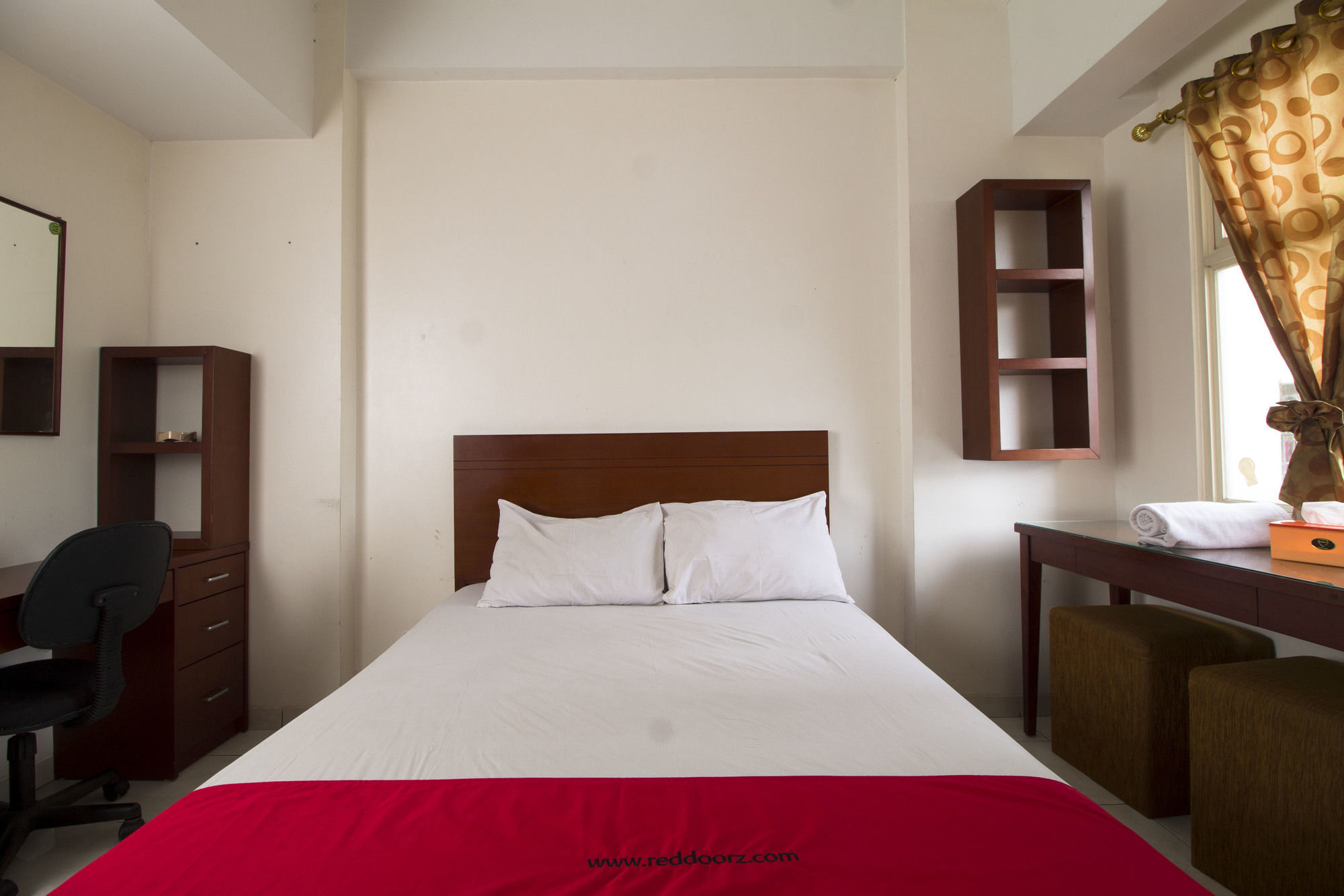 דפוק Reddoorz Apartment @ Margonda Residence מראה חיצוני תמונה