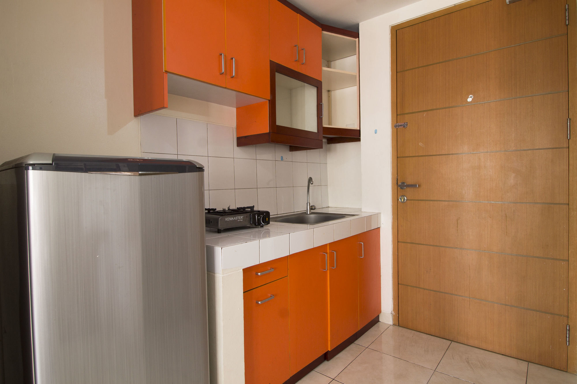 דפוק Reddoorz Apartment @ Margonda Residence מראה חיצוני תמונה