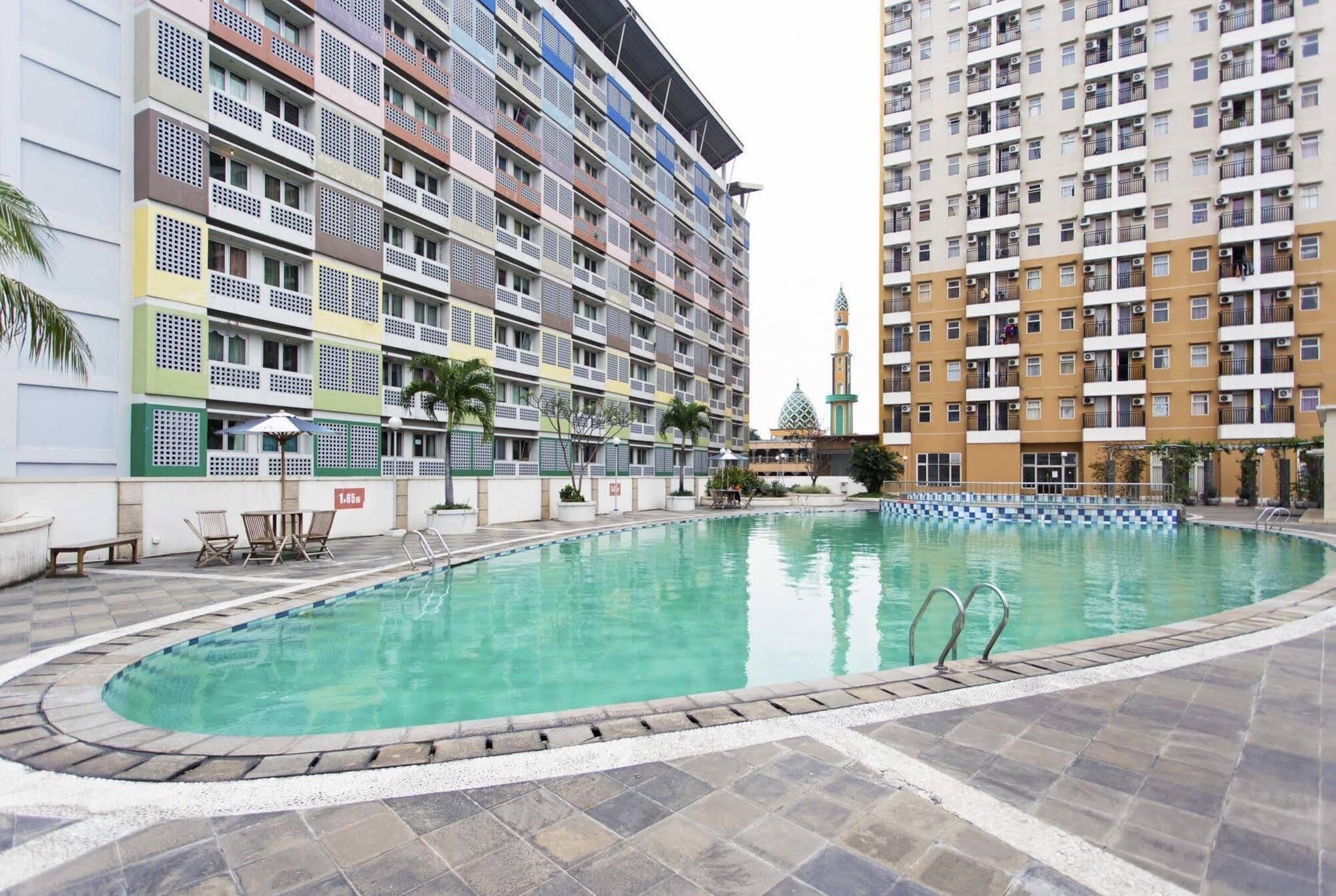 דפוק Reddoorz Apartment @ Margonda Residence מראה חיצוני תמונה